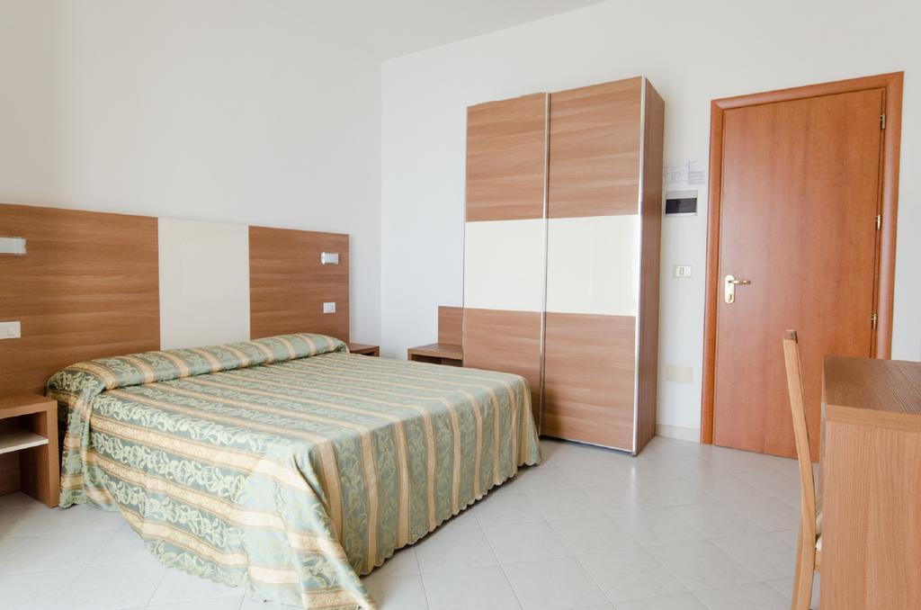 Hotel Vallechiara Lido Di Savio Buitenkant foto