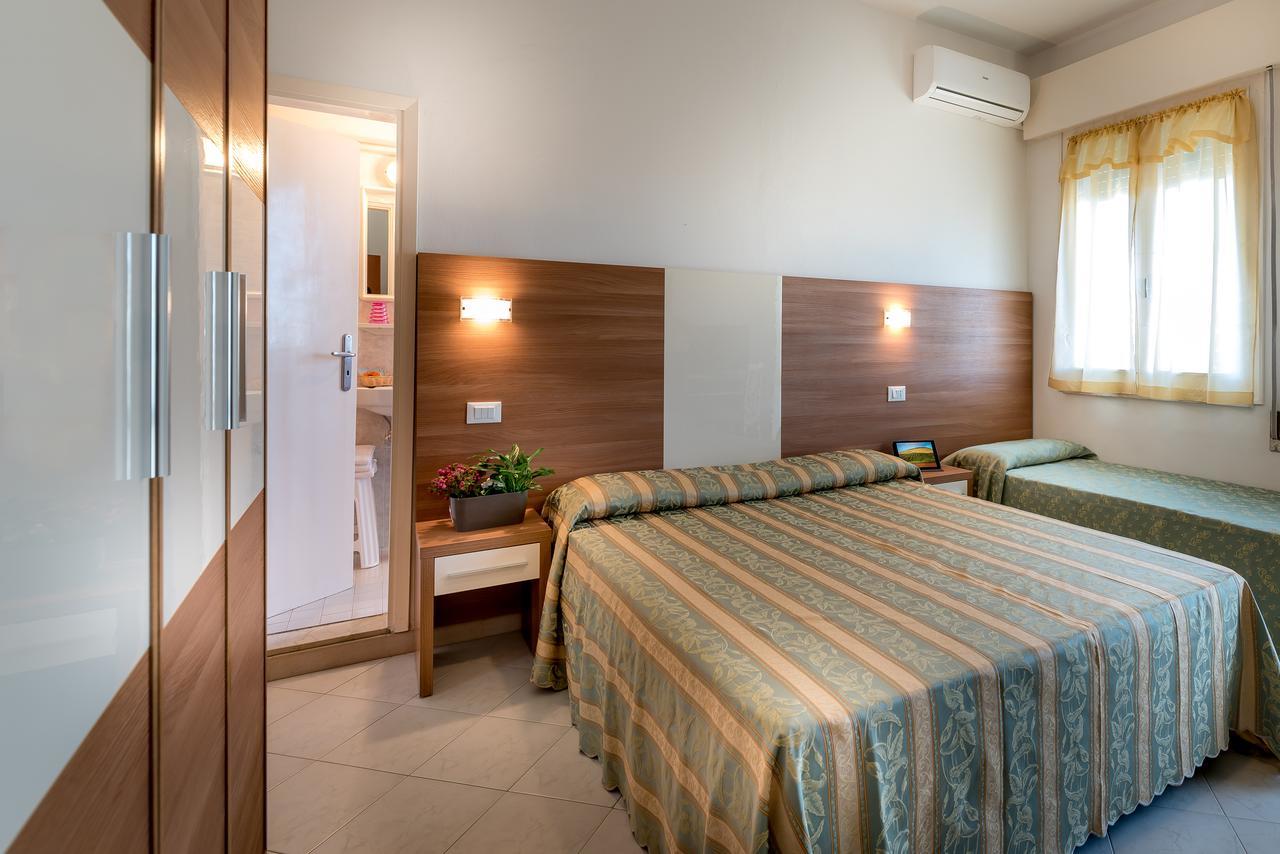 Hotel Vallechiara Lido Di Savio Buitenkant foto
