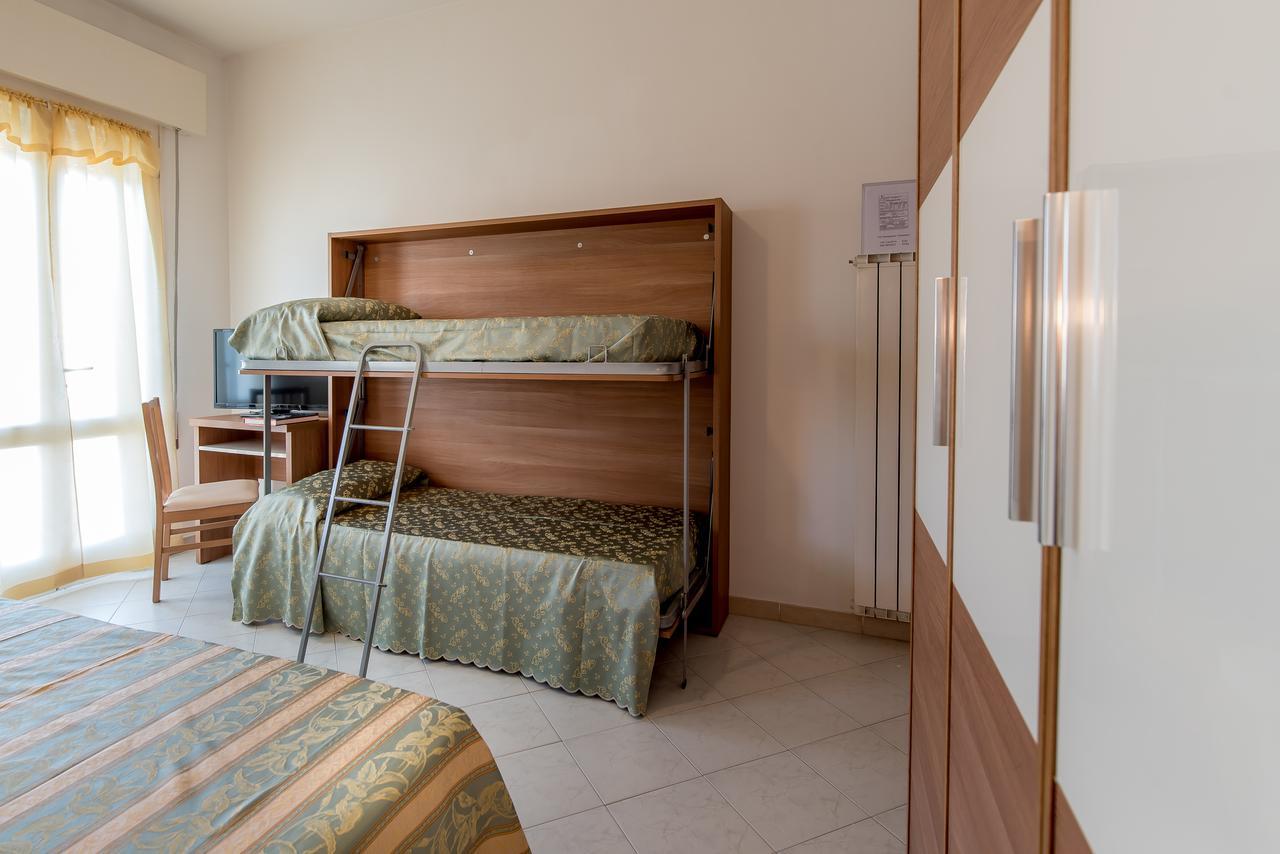 Hotel Vallechiara Lido Di Savio Buitenkant foto