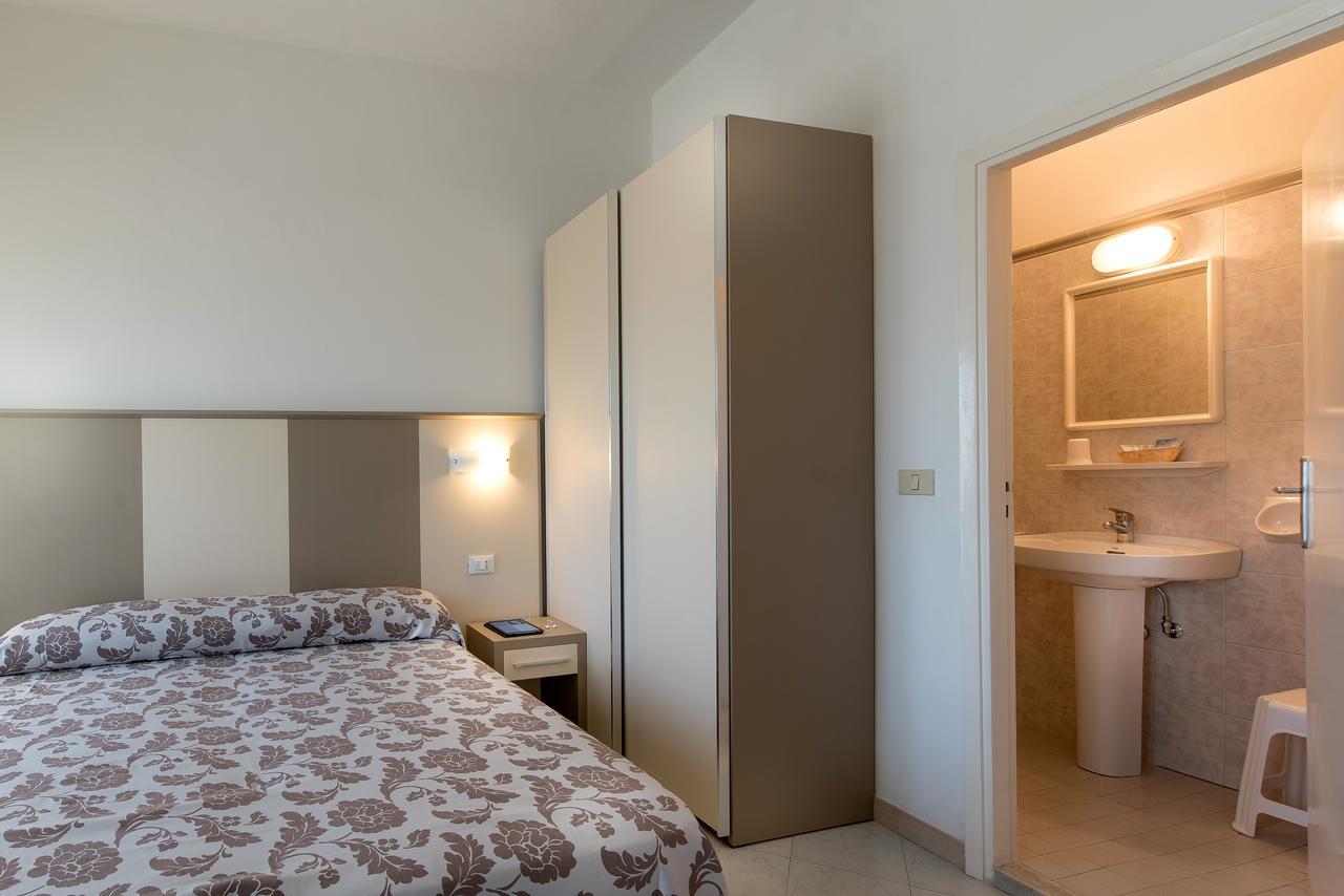 Hotel Vallechiara Lido Di Savio Buitenkant foto
