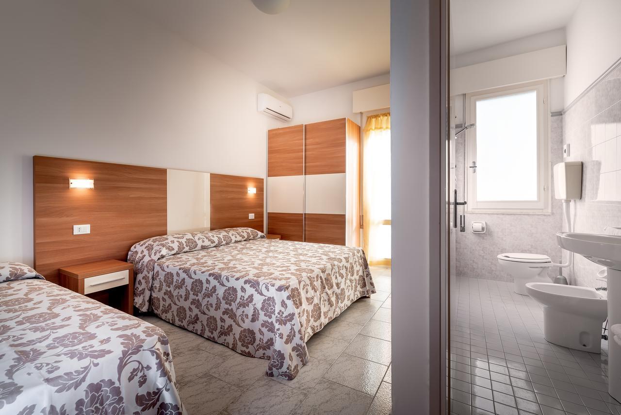 Hotel Vallechiara Lido Di Savio Buitenkant foto