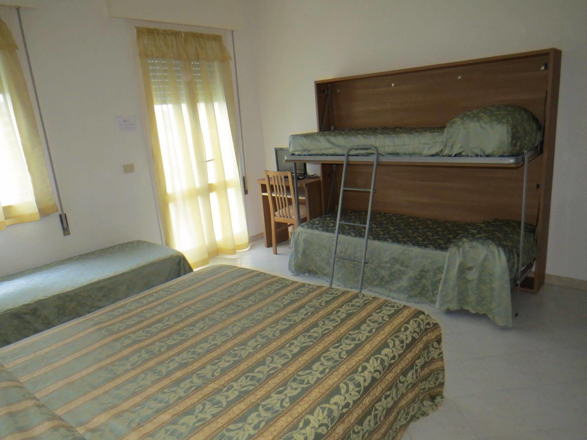 Hotel Vallechiara Lido Di Savio Buitenkant foto