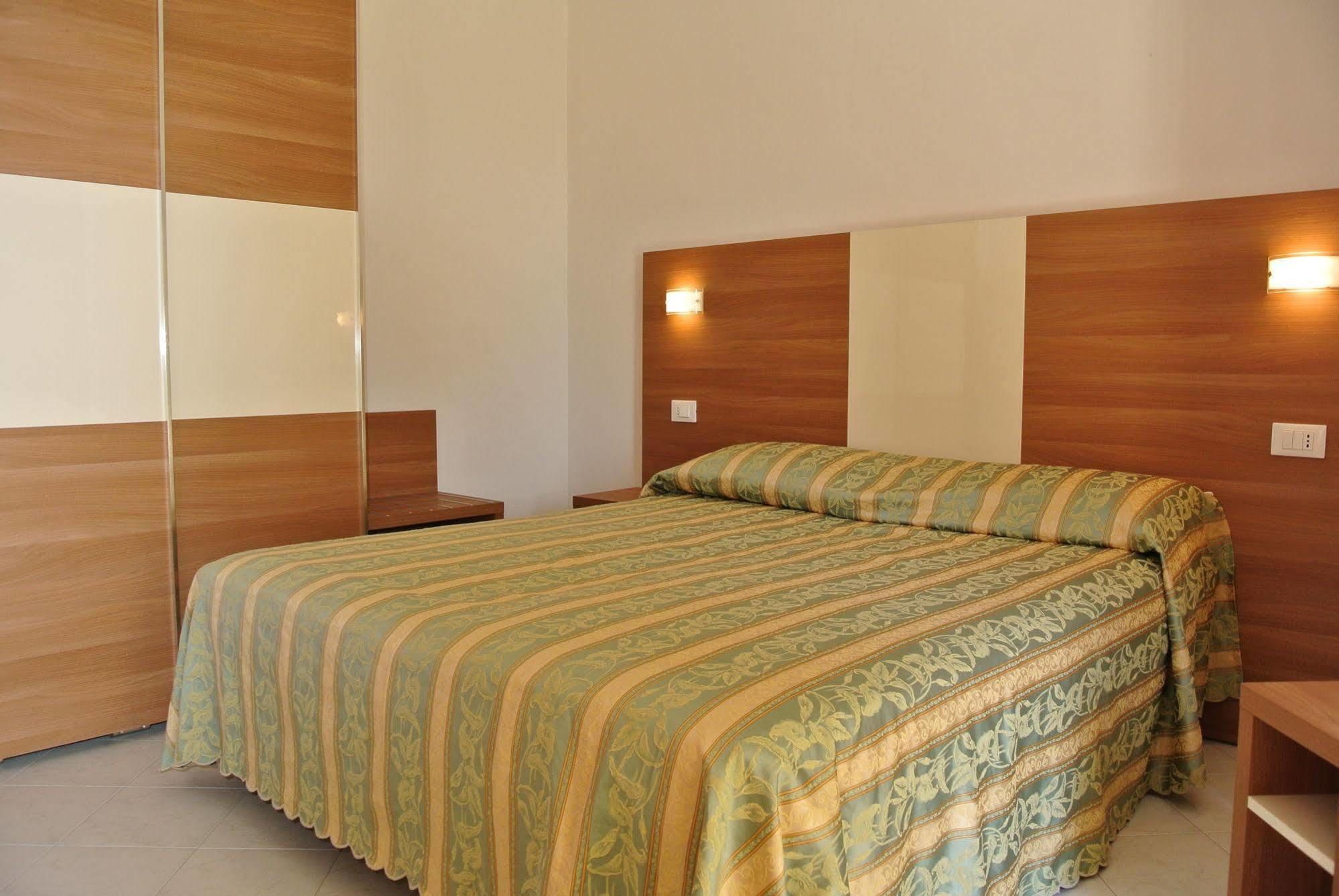 Hotel Vallechiara Lido Di Savio Buitenkant foto